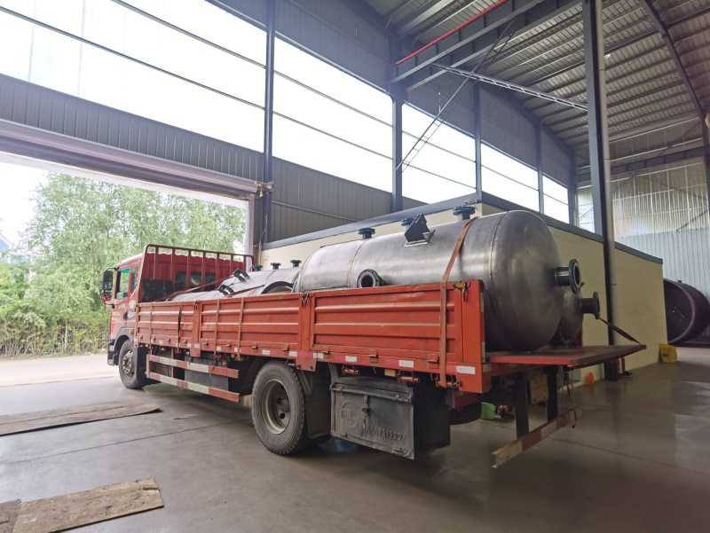 鈦鋼復(fù)合反應(yīng)釜